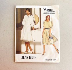 1359  VOGUE JEAN MUIR LOOSE FLARE GODET BACK BUTTON DRESS PATTERN 10 OR  16 UNCUT